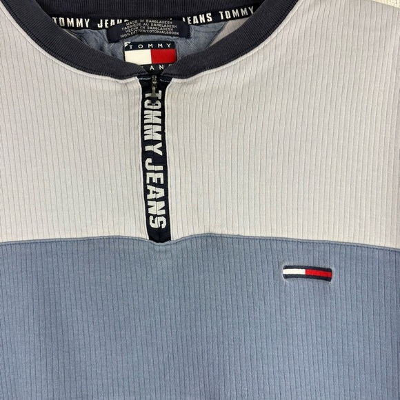 Vintage Tommy Hilfiger Men's Blue and Gray Colorblock Shirt Zip V Neck XL 90s - Picture 9 of 10